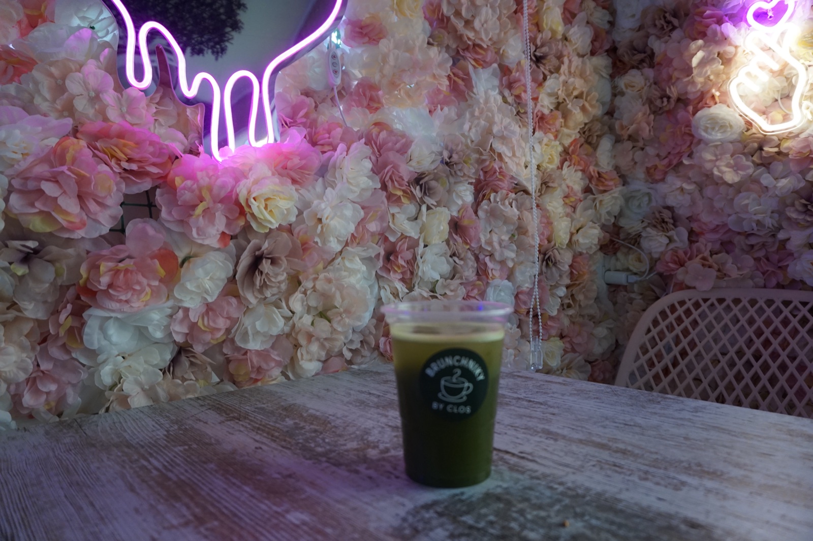 Iced matcha coconut