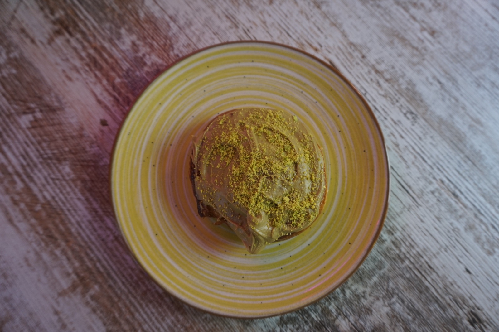 Roll de canela / pistacho